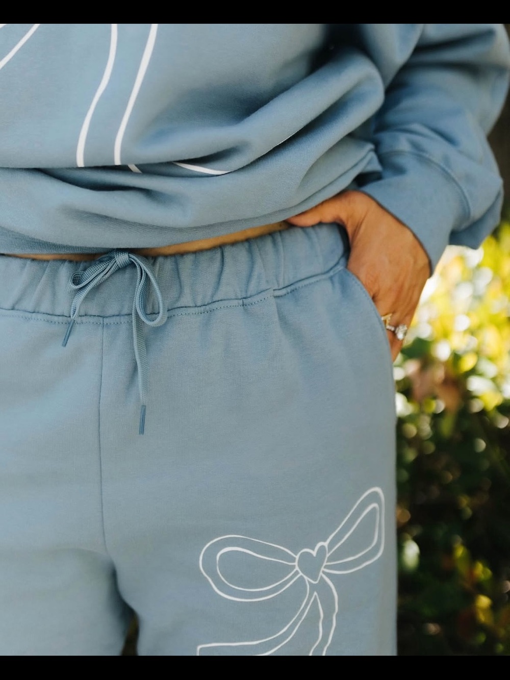 Staykation Blue Bow Sweatpants • Women’s Size XL